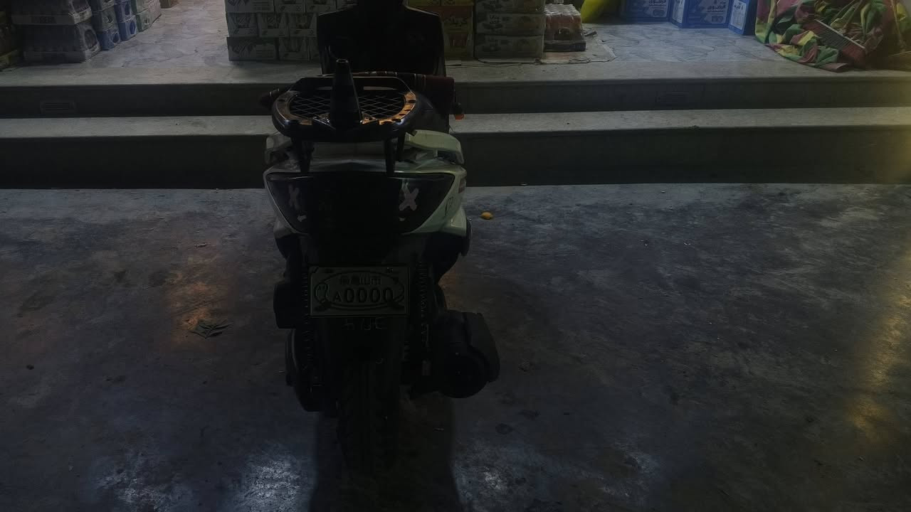 سلام عليكم ورحمة الله وبركاته (الهم صلي على محمد وآل محمد) دراجه  سكنس فحل للبيع  اللون ابيض ادراجه مكفوله كفاله عامه من محرك مامفتوح تخم تايرات كفرات داخليه كفرات خارجيه (شرط الختم)  . صالنصه بلادي. دبلات خلفي بلادي. دبلات امامي بلادي.   كلجات خلفي امامي بلادي. كشن بلادي. ماصده بلادي. عداد سرعه بلادي. بريك ويل امامي خلفي بلادي. السرعه 140.تقفل 110 ـــــــــــــــ ملاحضه ـــــــــــــــ نقصه بس هندر.(وبريك خلفي بس السيم وبوليش ).... للستفسار او الاتصال ***********.
