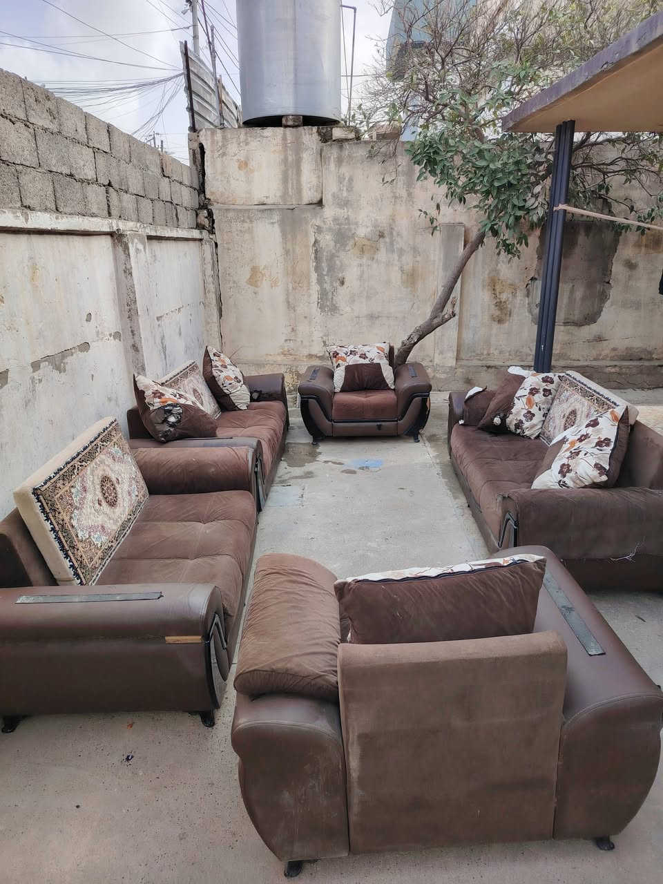 ديوان للبيع بلاش بيع مستعجل ***********/   *********** موصل الجديدة المكان
