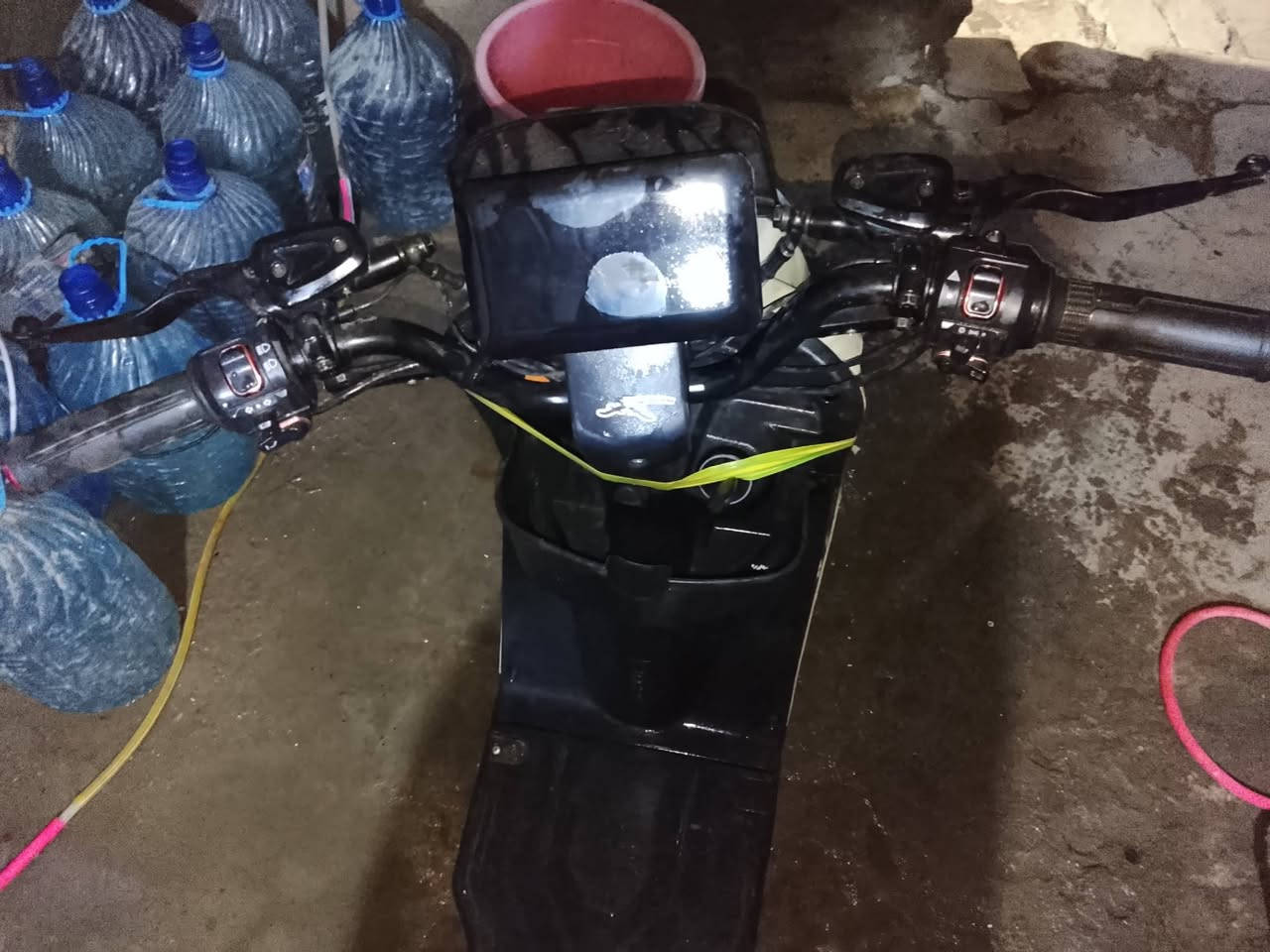 سلام عليكم دراجه r11 بطاريات ما بيها شي بس  سويت بيها حادث وطفت بعد ما اشتغلت ما بيه اصلحها ابيعها عله حالتها رايدها ب٢٥٠ وبيها مجال مكاني البصره ***********
