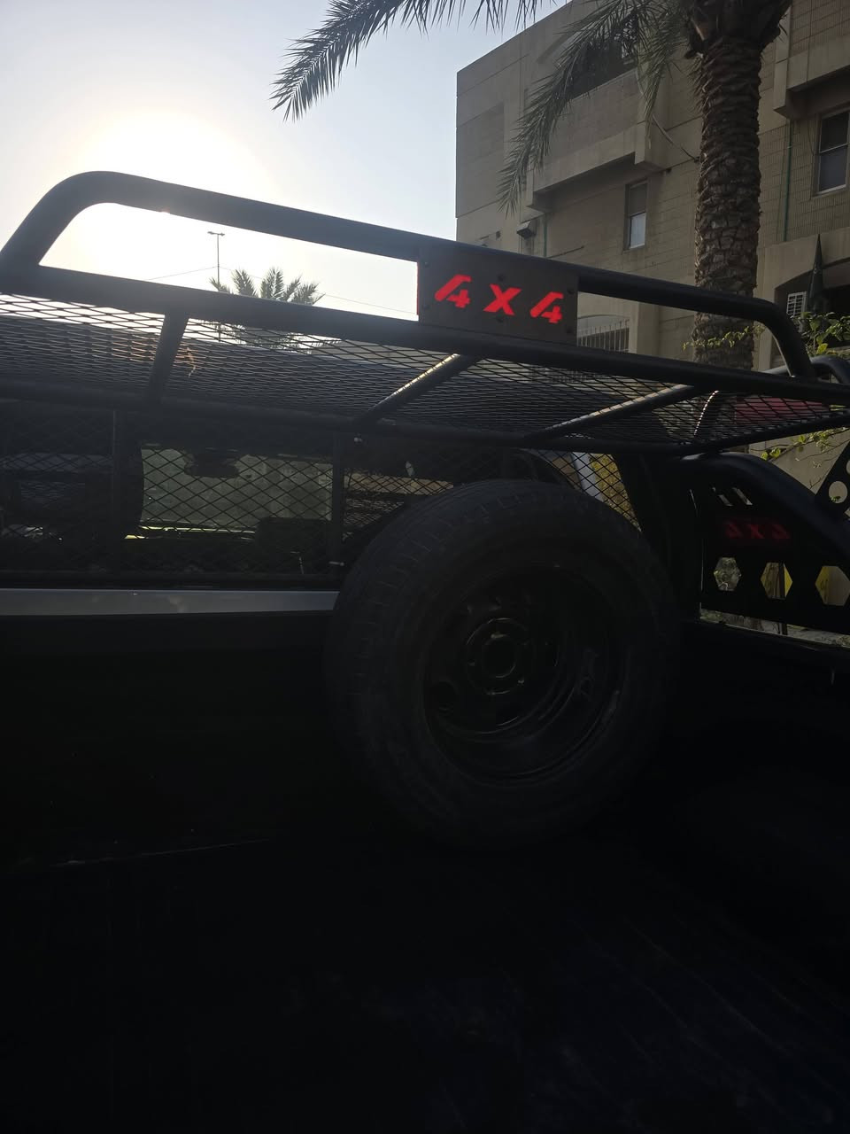 السلام عليكم
دوج رام كلاسك 2023
ستة سلندر
ماشية 21 الف ميل 
جاملغ وبنيد بدون ايرباك 
غاز التبريد شركة 
ماء الراديتر شركة 
شواصي مكفولة 
الضرر سطحي
جاهزة من كلشي كل الإضافات بيها 
بيها منظومة غاز
السعر 255 بيها مجال قليل
***********
