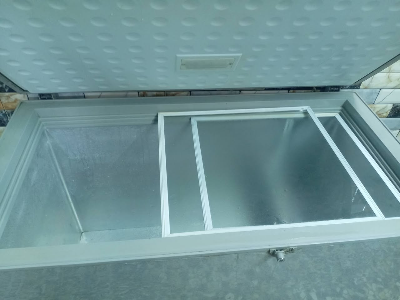 السلام عليكم مجمده حجم كبير تجميده فووول امانه الله ورسوله ودبه عراقيه مع جهاز تمرين مال جسم فول موصفات الأصلي مكاني بغداد اكو توصيل ع فحص تأخذ رقمي واتسب ***********
