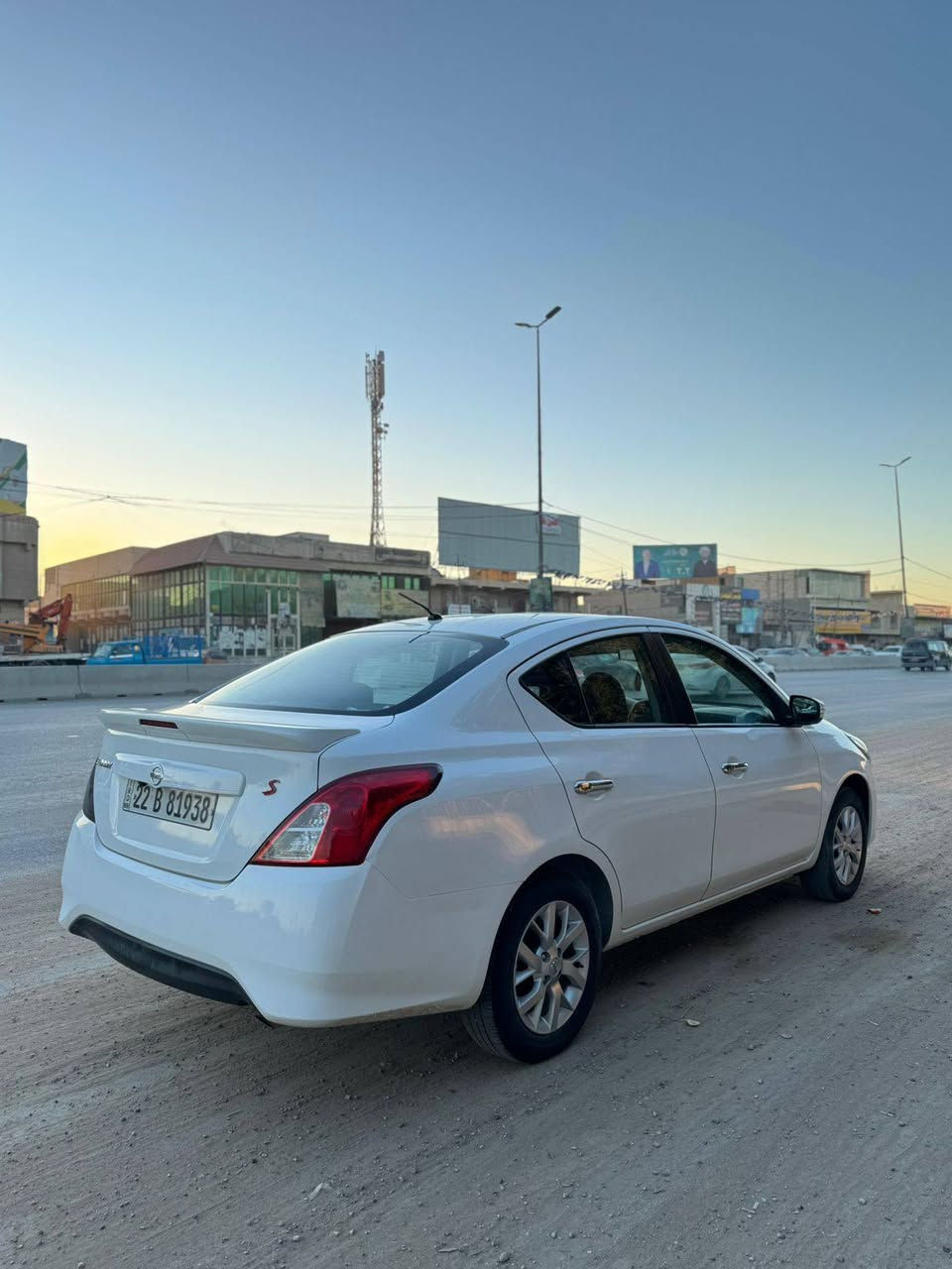 السلام عليكم صني موديل 23
رقم اربيل دولي تريد وكاله تريد تحويل بكيفك 
السياره كفاله تبديل وصبغ بيها بارد كلش قليل مامبين 
شرط السونار وبيها سونار وهم اخذها سونار وين ميعجبك  
مكينه مامفتوحه 
كير مامفتوح عل وضع الشركه 
السياره تخم تاير 
حداديه 
تبريد تدفئه 
ماشيه 51 
مواصفات السياره 
ويل كب 
تبريد خلفي
شاشه 
داخل اسود 
اسبير مانازل ههههه
السعر 122 وبيها مجال بسيط
مكانها حله 
***********
