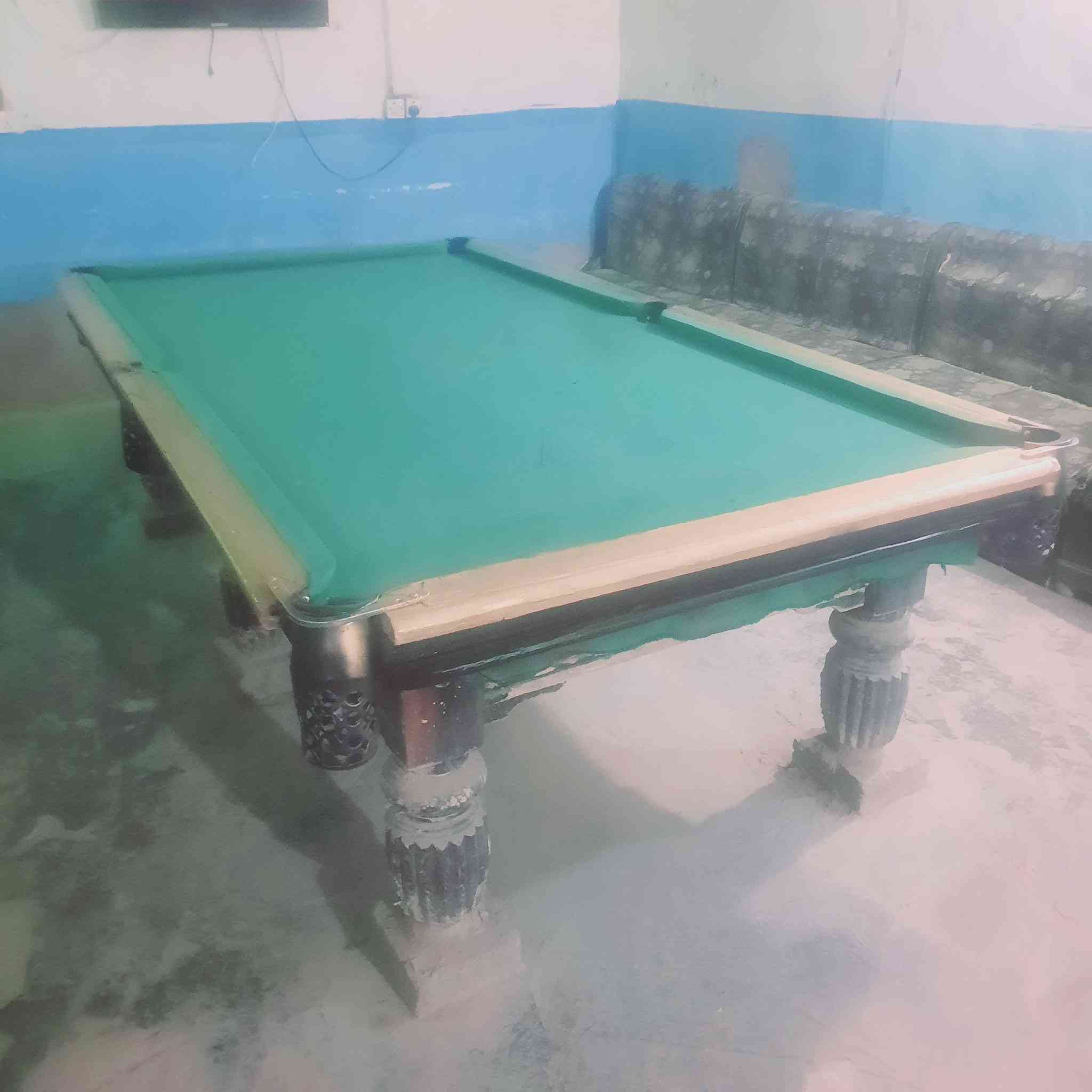 ميز بليارد لبيع المكان بابل الحمزه الغربي بل غزالي السعر خاص الشراي ينتصل ***********
