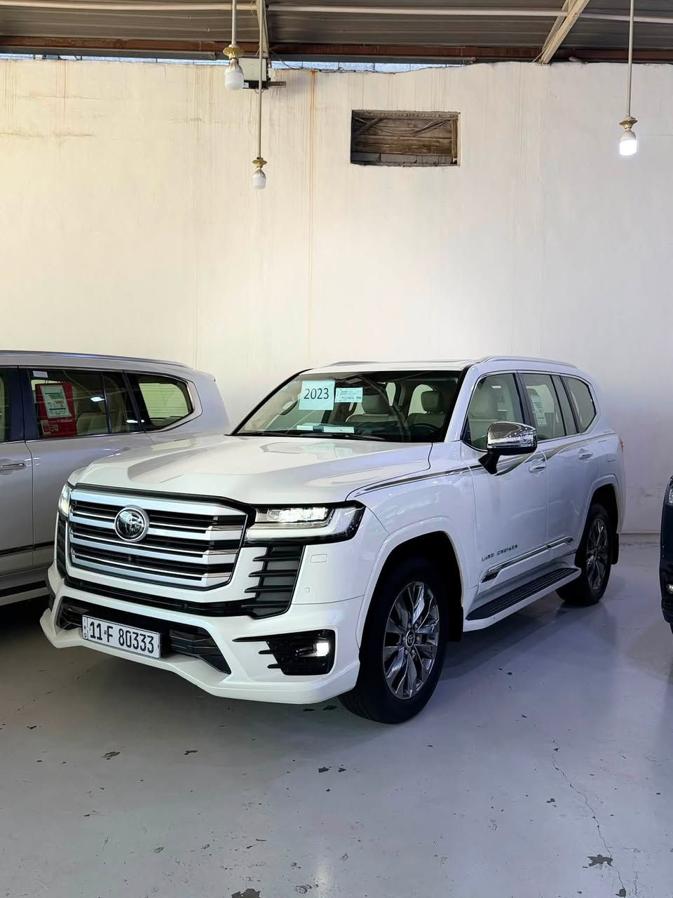للبيع لاندكروز 2023 وكاله البريم فئه VX 
رقم بغداد بأسمي السياره كفاله عامه من من الصبغ والبارد أي ملاحضه مابيها السياره ماشيه 18 الف السياره ماشاء الله عليها ، معروفه موصفات VX فول 1ع1 مكان السياره بغداد البياع مجمع المعارض 
*********** حيدر الركابي
