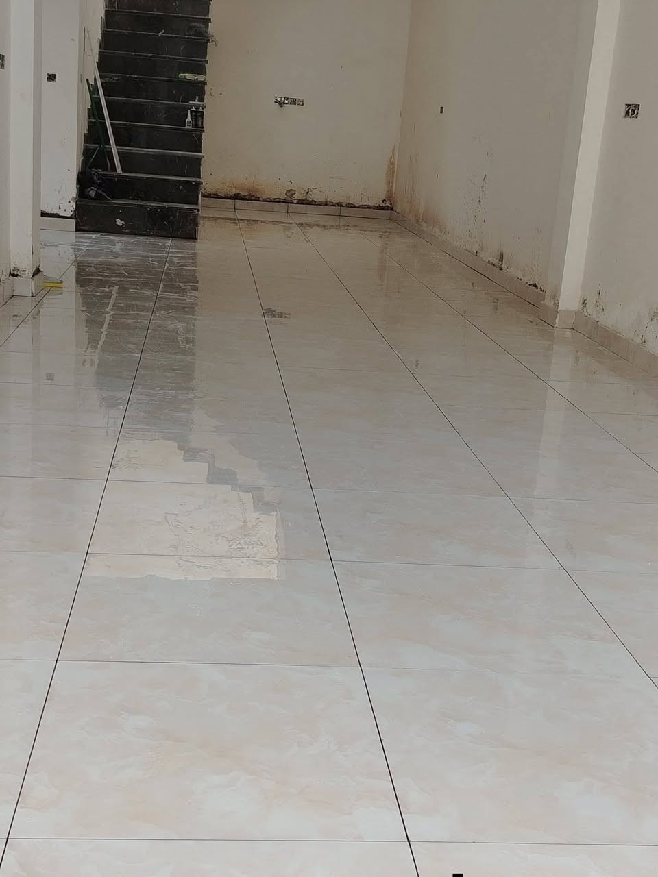 اسطه ابو نور للسيراميك
***********
