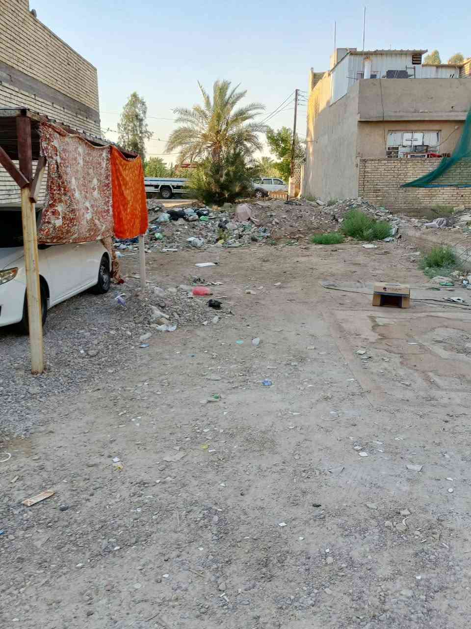 السلام عليكم 
لدينا قطعة أرض في منطقة السريدات زراعي مساحة ١٠٠ ونزال ٢٠ والواجهة ٥
الرقم 
***********
