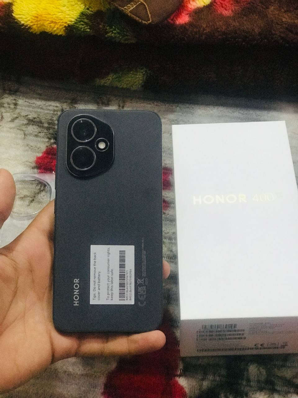 هونر 400 ذاكره 512 جهاز نضيف صارلي سبوع من أخذته ما عايزه شي شخط مابي كامرته حلوه كلش وكارتونته ويا والسعر خاص جهاز نضيف كلش نضيف 

هاذه رقمي ***********
