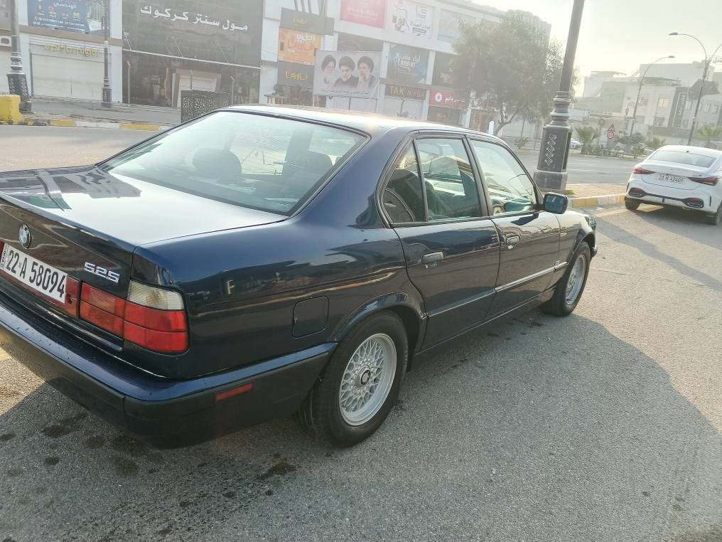 السلام عليكم بي ام 525 كبس کير توماتيك تبريد تدفئه كامل كهربائيات كامل محرك  کير بالشرط   سنوي لحد 30  بطاقه بنزين بي  شرط ضربه ما ابي خياس مابي طاخم صدر كامل شرط کارد شرط  غرفتها بلادي حيل حلو مكان حي الخضراء ،، سعر ،،، 63 بي مجال ،،،*********** كركوك, العراق
