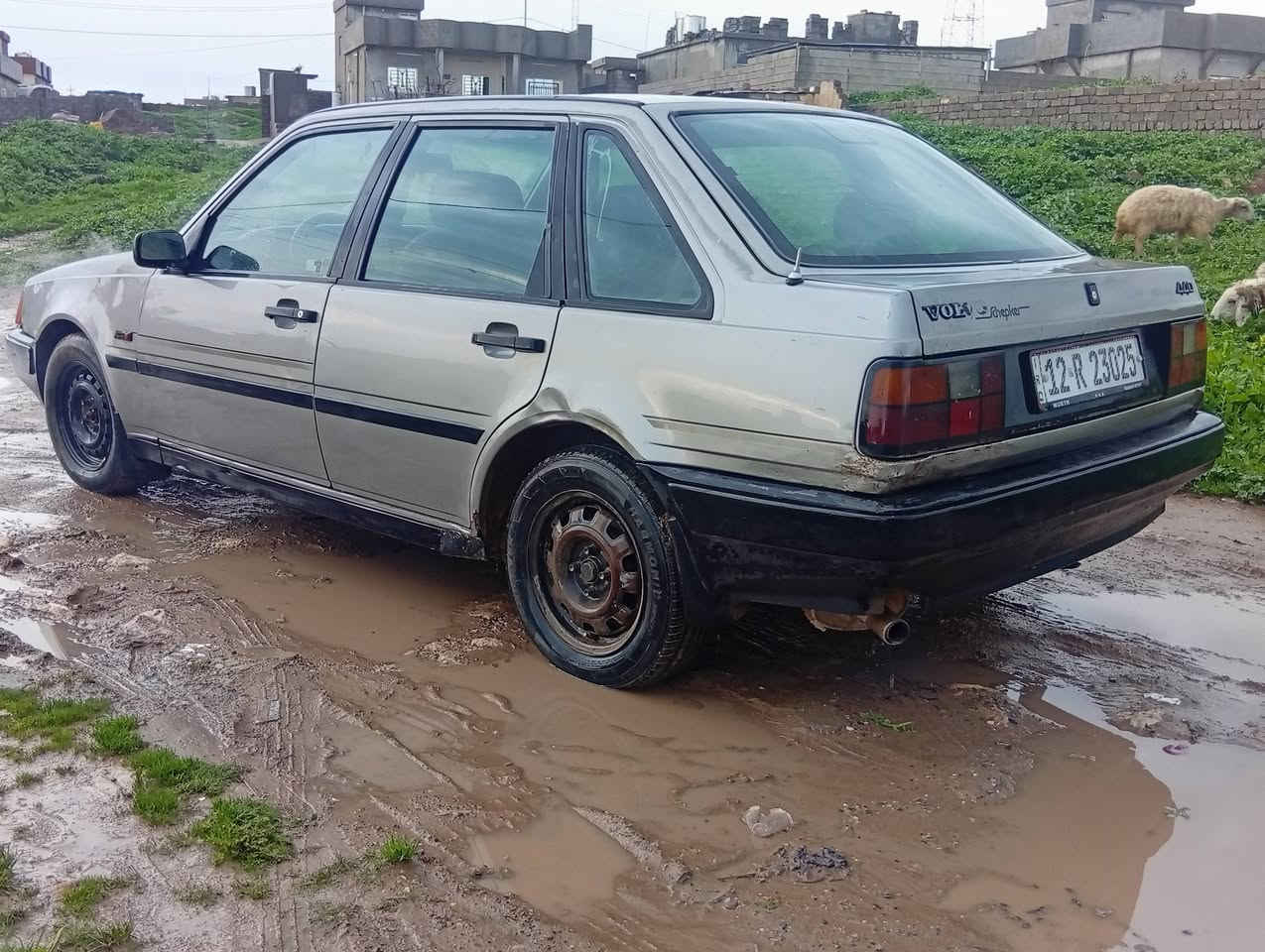 السلام عليكم فالفو92  للبيع بسمي سنويا 2031 كاربون بانزين بيها السعر 24 وبيها مجال العنوان موصل ناحية وانه تليفون *********** بي واتساب
