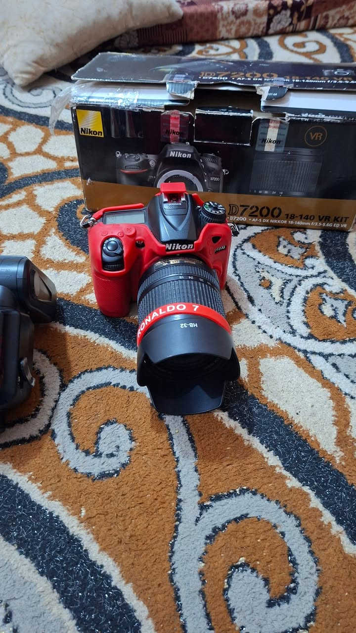 السلام عليكم نيكون٧٢٠٠ للبيع
مع فلاش خارجي 
شاحنه 
بطارية 🔋 
توصيله نقل صور مع كرتونه
لاستفسار لاتصال على الرقم او. على الخاص
***********
