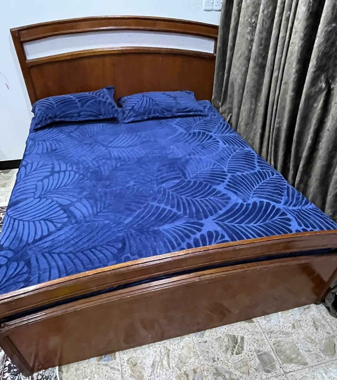 غرفة صاج قديم 7 قطع للبيع للاستفسار الاتصال على الرقم *********** مكانها شارع فلسطين
