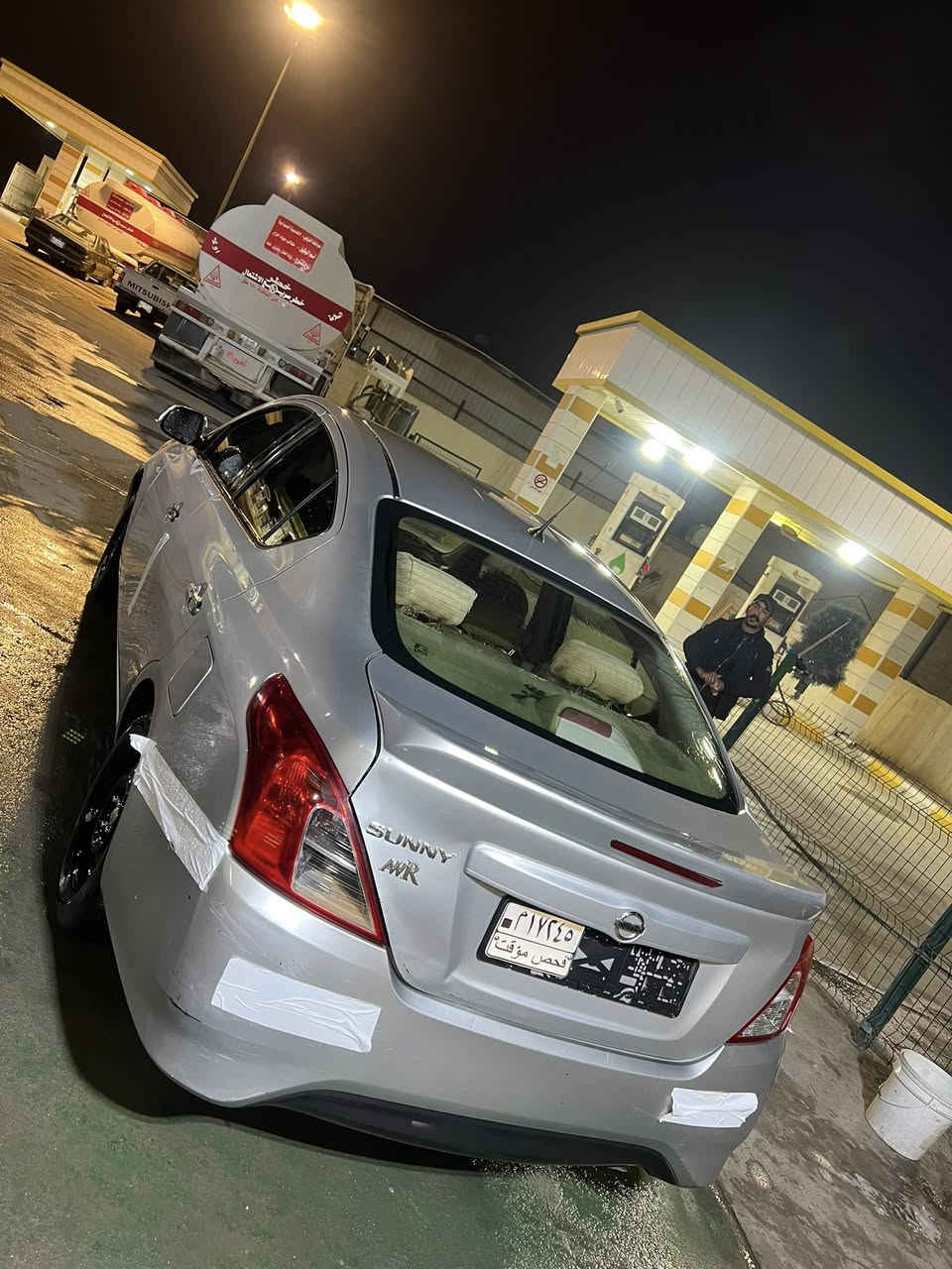 سياره نيسان 2023 هندي فحص مؤقت سياره جديده ضررها الجنطه فقط. بدون اي تبديل بارد باب الصدر ماشيه 40 سياره حره 
المكان/ناصريه مركز 
الرقم والاستفسار***********
