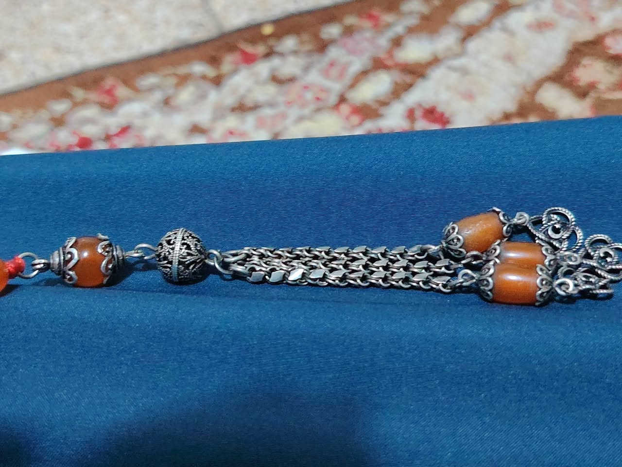 سبحة كهرب روسي شمعي اصلي ٥٩غرام  عدد الحبات ٣٩ مع كركوشة فضة سعر نهائي ١٢٥ لايوجد توصيل استفسار على الرقم *********** يوجد واتساب
