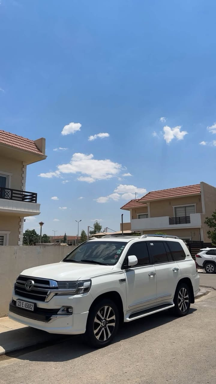 السلام عليكم لأندكروز موديل  2019 ساز باب اول
Special edition  grand touring 
🔹محرك V6 4000

🔹سياره بلكارتونن 
🔹رقم اربيل بسمي تحويل تريد ثاني يوم سنويه 🔹2031
🔹هزه جديده
🔹مكفوله كفاله عامه من صبغ وتبديل والفتح 🔹حتى الدعاميات كفاله
🔹فول مواصفات 1/1
🔹عداد لكزز
🔹بصمه تشغيل
🔹بصمه أبواب
🔹أشارت ترحيب
🔹تشغيل عن بعد مري شفط
🔹كامره خلفيه
🔹فتحه سلايت
🔹كشنات جلد اصلي
🔹كشنات ثنين ثلاث حركات
🔹جام تصعيد تنزيل عل ريمونت
🔹دبل ماوس
🔹8 ايرباك
🔹جنطه كهرباء ذكيه
🔹3قطع تبريد
🔹اشاره لكزز
🔹ثلاجه
🔹مطفايه حريق
🔹مري شفط قلاب
🔹شاشه اماميه
🔹شاشات خلفيه
🔹سماعات
🔹حساس أمامي
🔹حسياس خلفي
🔹وباقي مواصفات الساز المعروفه
🔹السياره جديده بمعنى الكلمه وياها تخم تاير 🔹جديد ياباني ماشيه 99 الف حقيقي
🔹السعر 510 وبيها مجال
🔹للإستفسار اتصل ***********
🔹مكان السياره اربيل

