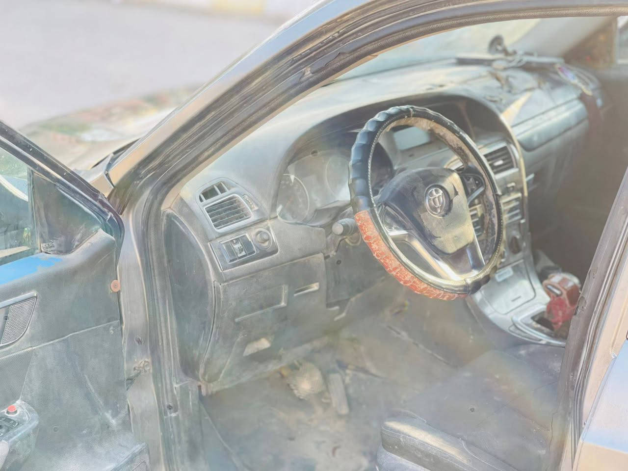 السلام عليكم ورحمه الله وبركاته
سياره بيرلنس للبيع موديل 14 رقم بغداد 
راعيها موجود بغداد بس ما عندي رقمه السياره يرادلها ترتيب 
مكينه وكير مال كامري 2400 خير من الله 
حداديه جديده 
سعرها 25 ورقه وبيها مجال 
للاستفسار اتصل 
***********
