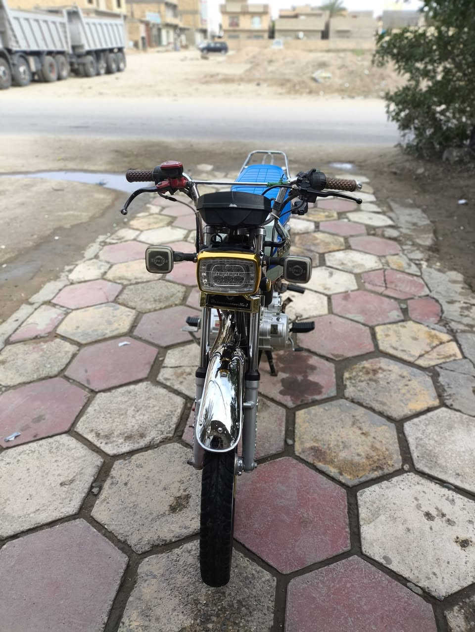 السلام عليكم دراجه سيفان للبيع موديل 2024 اوراق كل نقص ما بيها مكفوله مكان الدراجه ابي غرق حي المرتضى سعر الدراجه 575 وبيها مجال حك الجيه رقم صاحب الدراجه ***********
