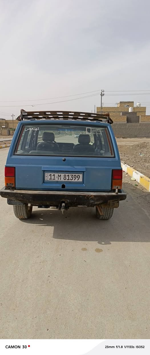 السلام عليكم جيب شيروكي موديل 1989
مكينهة ثنين ونص فيفيتي وكير واكسن مكفول 
رقم بغداد إنكليزي السنوية ل29تحويل ثاني يوم 
السعر 50 وبيها مجال مكاني ناصرية حي الفداء ***********
