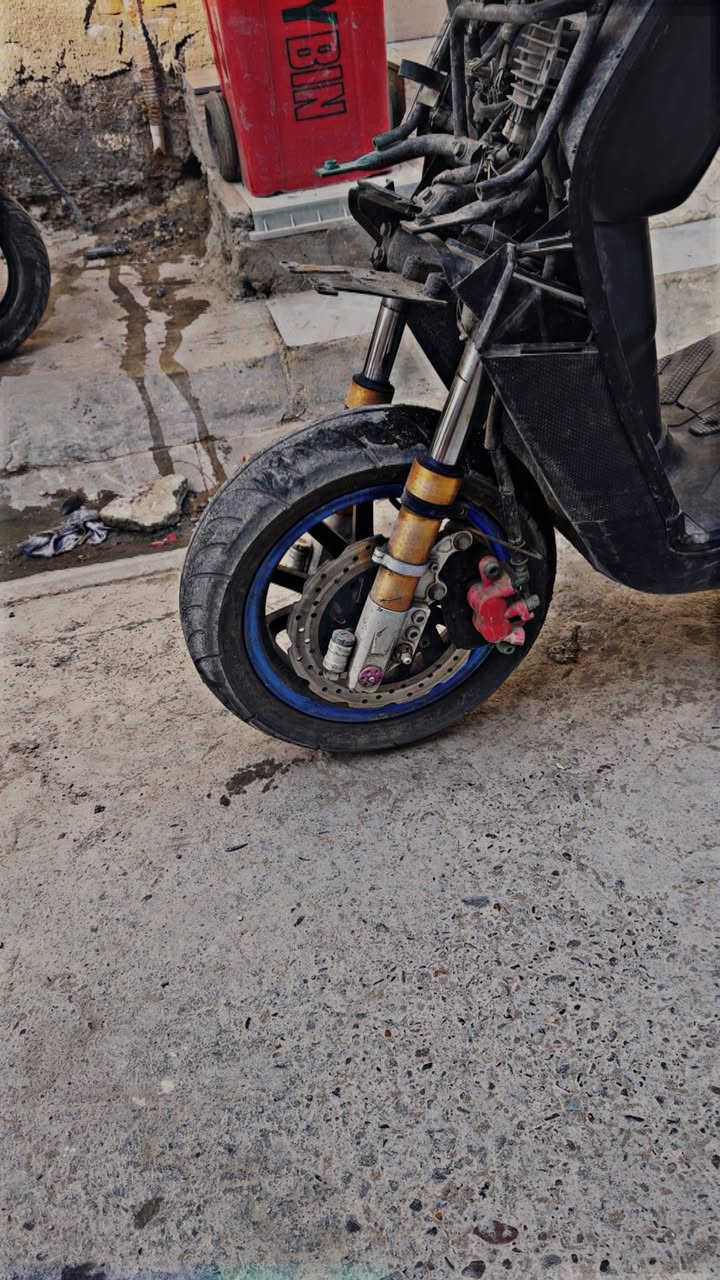 السلام عليكم سكنس جبلي للبيع مكفوله كفاله عامه جيب فيتر وفحص نقصها فقط كفر امامي مثل ما موضح بل صور بيها تزويد الدراجه تزويد بسيط خارجي فقط دبلات امامي خلفي رياضي ستيرن رياضي دوسات رياضي قطره دهن رياضي وياله تخم  العنكبوت رياضي مكاني بغداد الغزاليه مستعجل عل بيعه السعر 750بيها مجال للأستفسار ***********  متواجد واتساب الدراجه متروكه ارادلها فقط ترتيب
