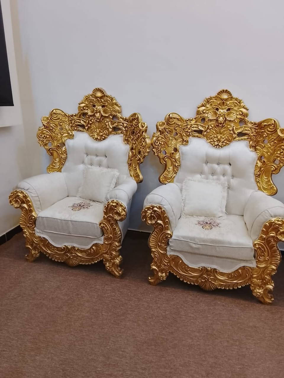 قنفات ملكيه 6 قطع يعني عشر مقاعد نظيفات للبيع سعر 750 كلش قويات بل حقيقه فخمات البصرة, العراق


**إذا كنت صاحب هذا الإعلان وتريد حذفه لأي سبب، رجاءا أرسل رسالة إلى الدعم الفني**