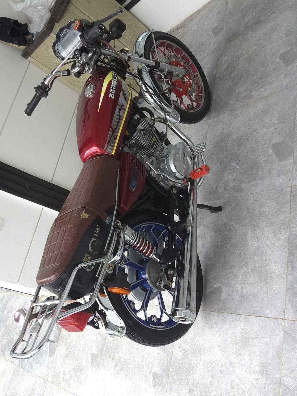 سلام عليكم للبيع موديل 2024 موطور نضيف 
بس بي الكير الثالث بي صوت بي منفيس كهربائياته شغاله سعره 370الف شراي اتصل ***********
