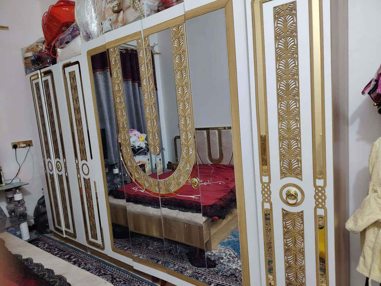 السلام عليكم غرفه تركيه 9 قطع نضافه ميه من ميه كنتور 3 امتار ويا ملحق متر الاستفسار على الرقم ***********
