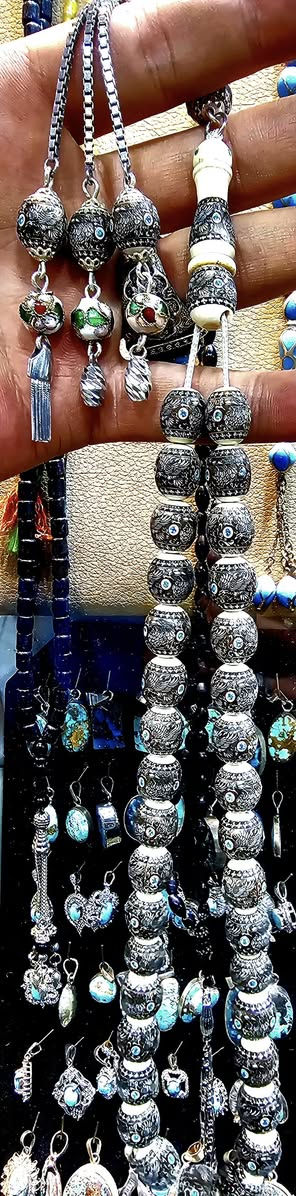 👑👁️ما لم ترى عينا من قبل👁️👑صنعت لتكون لك انت وحدك 🕶️لتظهر شخصيتك الفريدة 🕶️  38  لوحةنحتت( النسور )
بدقة تفاصيل  جمعت اصالة (العاج)مع حجر التوباز وتطعيم فضة 999. وجودة النقش ودقة التفاصيل وجمال المضمون وخبرة ومهارة الصانع وذوقكم 🌹عمل مملكة الاحجار  الكريمة. خبيرالاحجار الكريمة 
maan mohammad
معتمد لدى .GIA.AJP


**إذا كنت صاحب هذا الإعلان وتريد حذفه لأي سبب، رجاءا أرسل رسالة إلى الدعم الفني**