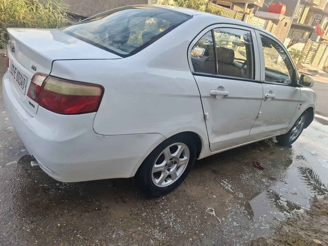 السلام عليكم فاو n5 ٢٠١٣ رقم بغداد بأسمي سنوية جديدة تحويل مباشر كير عادي مكفولة من الصبغ دواخل وكهربائيات كلها شغالة مكينه وكير نظيف السعر ٣٨ الشراي يتصل ***********  ***********
