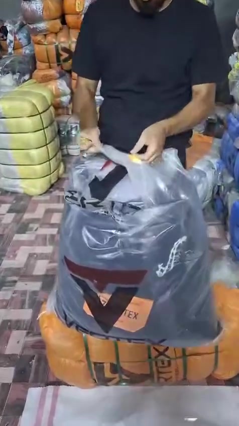 سلام عليكم يا الله اللهم صل على محمد وال محمد
كسر جبه صايات شركه الفيرتكس اكسترا وزن شليف 20كيلو 
العدد 35الى 40قطعه تقريبا الاستفسار مراسله الصفحه او الاتصال على الواتساب***********
