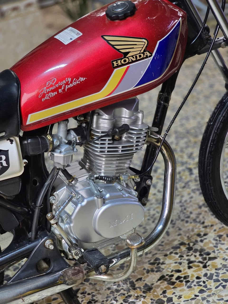 سلام عليكم ايراني بدون  تعمير كله جديد   سعر 650 وبيه مجال بسيط الشراي
***********
