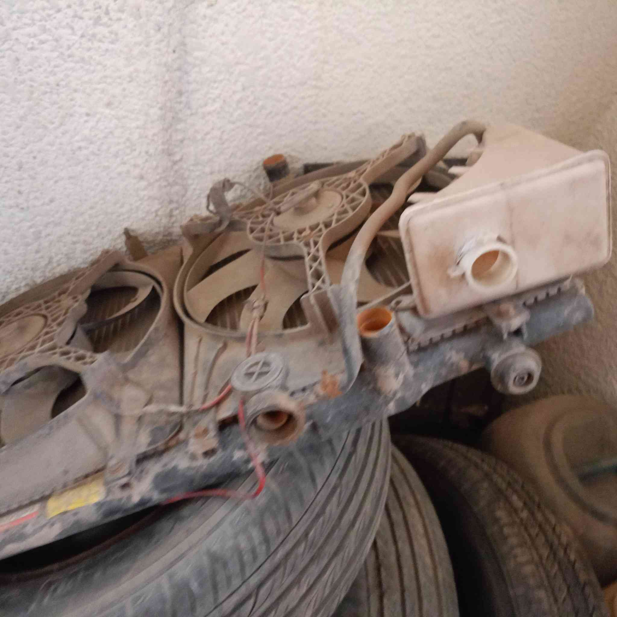 السلام عليكم اغراض سي كي للبيع مكينه نظيفه ضمان طائرات اعنبار صطاب اكسل راديتر مع البنكات ضفيره عنوان بغداد ***********
