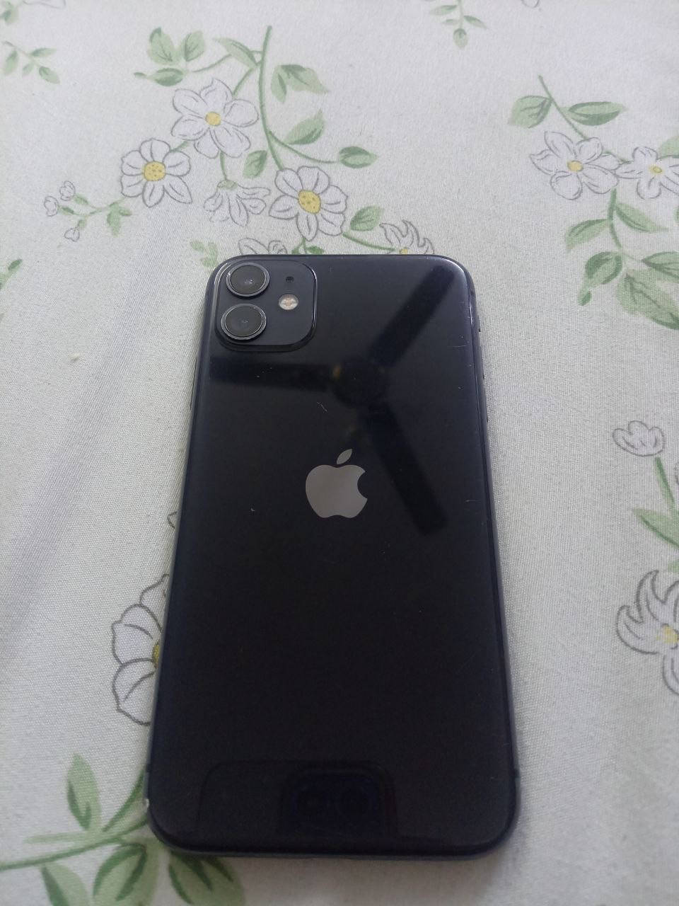 السلام عليكم
ايفون ١١ عادي للبيع 
مبدل بطاريه فقط 
بي ملاحضه بل شاشه موضحه بل صوره ما تأثر على اللمس 
مكاني بغداد الغزاليه 
قيم بليرضي الله 
التواصل خاص


**إذا كنت صاحب هذا الإعلان وتريد حذفه لأي سبب، رجاءا أرسل رسالة إلى الدعم الفني**