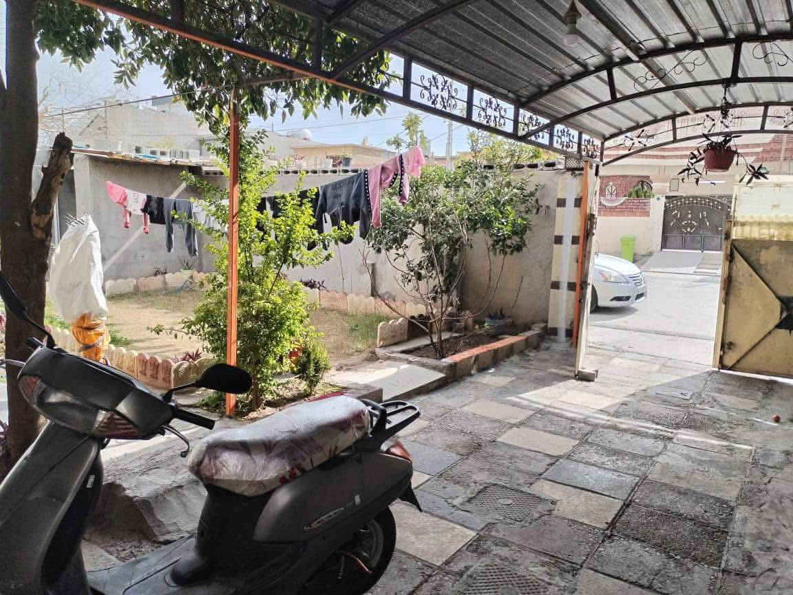 #دار #للبيع  طابو ملك صرف بناء صالح للسكن

#المساحة :- 300  متر

#واجهة الدار :    12 * 25

#الموقع :- كركوك _ حي النصر سايدين مركز العروبه قرب دائره الكهرباء 

#تفاصيل الدار

- استقبال 
- هول
- غرفة نوم عدد اثنين
- مطبخ 
- درج داخلي 
- حديقة
- صحيات 
- كراج سيارة .
- بيتونه

#للأستفسار الأتصال على الارقام التالية :-

***********
 
 ***********  واتساب 

أو مراجعة مكتب الصرح للعقار  الكائن في القادسية الثانية  قرب تقاطع الحرية قادسية ومثلجات سارا
{  #نتشرف #بزيارتكم)
