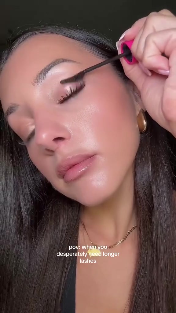 مسكارة شيكلام الاصدار الجديد
قطعتين تجي مسكارة ومزيل 😍🥹
 🤍
.
ضد الماء ، تنطي كثافة وطول للرموش 🤍
سهلة بالتنضيف ومتصخم نهائياً 

لو نفسك في رموش طويلة،❤️ مرفوعة، وسوداء جريئة من أول طبقة، شيجلام ماسكاره هتكون اختيارك الصح. بتركيبتها الخفيفة وفرشتها السيليكون المنحنية، هتديكي طول مضاعف ورفع طبيعي من غير تكتل ولا إحساس تقيل. ثباتها بيدوم طول اليوم ومناسبة لكل المناسبات، سواء لوك طبيعي صباحي أو إطلالة سهرة ملفتة.

قطعتين مسكارا ومزيل 
ا 
للحجز والاستفسار مراسلة الصفحة 
🦋🦋🦋🦋


**إذا كنت صاحب هذا الإعلان وتريد حذفه لأي سبب، رجاءا أرسل رسالة إلى الدعم الفني**