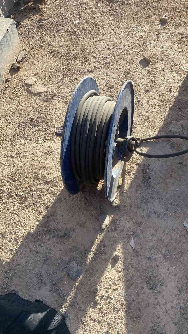 مضخة للبيع جديدة 
هيه والبكرة ب١٥ ورقه 
الشراي يتصل 
***********
