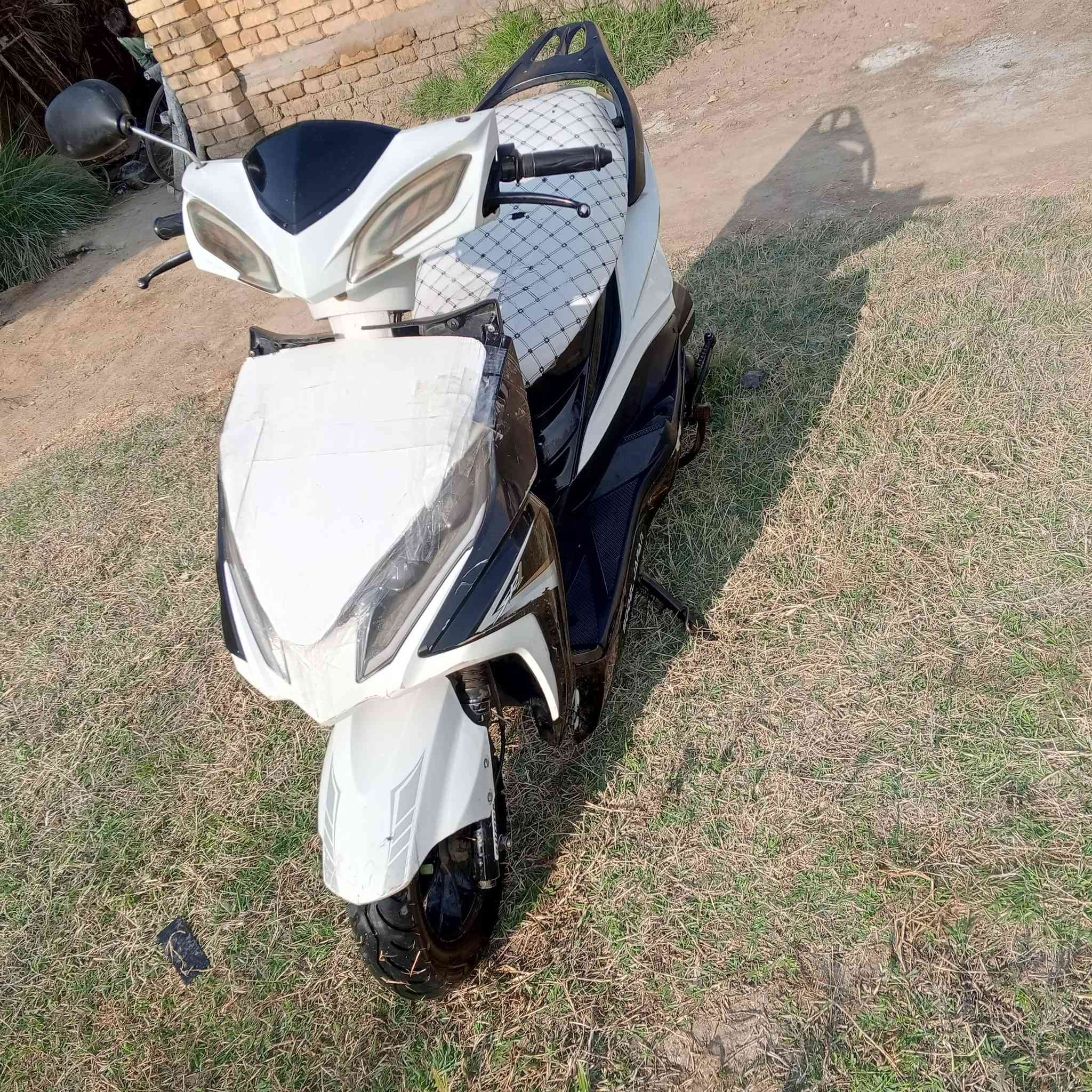 السلام عليكم عمي ب200 وبيهة مجال بسيط 
واتساب ***********
