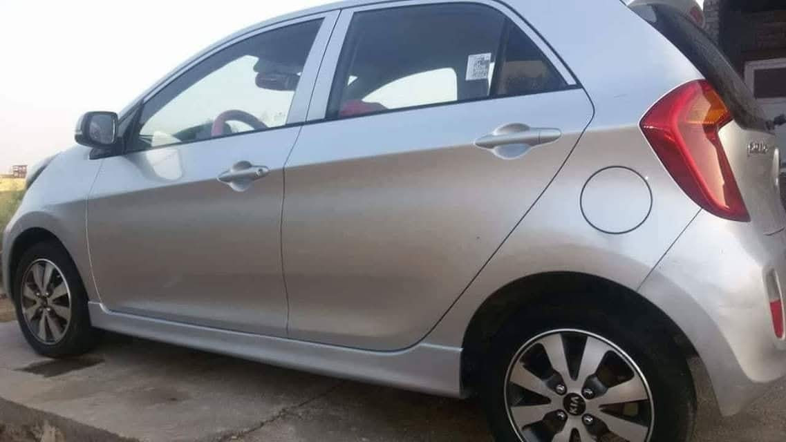 كيا بيكانتو*********** رقم مثنى موديل 2013توني جددت السنوية قبل ايام وخليجي لون سلفر مكفولة من الضربة والصبغ ما عدا شخوط بسيطة مري شفط كامرة امامية وخلفية اشاير بالمري تبريد كير ومحرك مابي اي نقص باسمي وما متعوبة 
 وكله بانزين محسن ديوانية, القادسية
