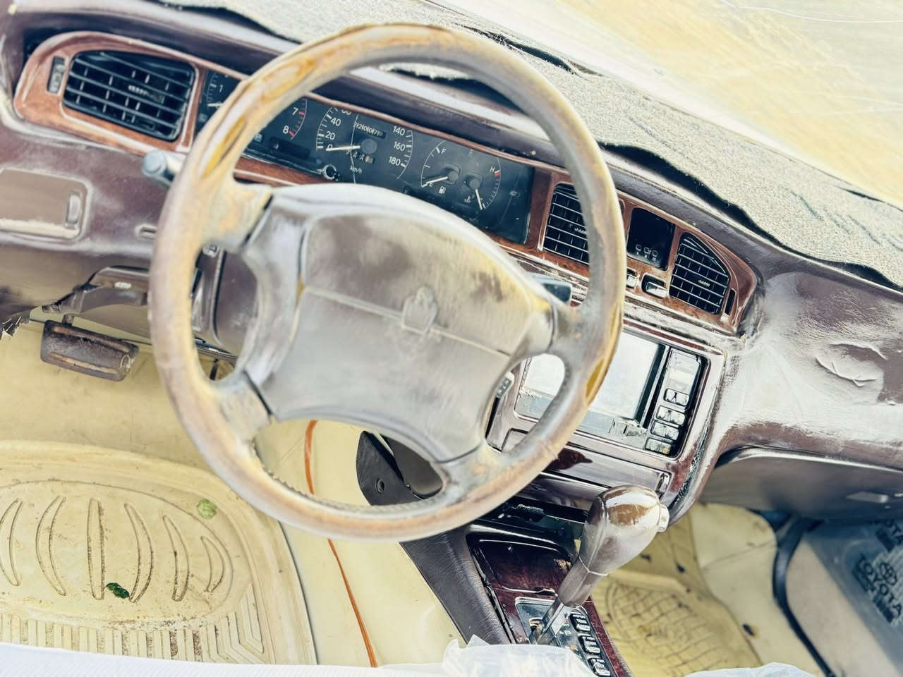 السلام عليكم 

كراون بطه للبيع رقم مثنى دولي مشروع وطني سنويه لل30 تحويل ثاني يوم صبغه جديده كير جديد حداديه جديده تخم تاير كهربائيات شغاله فقط مكينه (تبخر) يعني مكينتها تعبانه مكفوله كص ونقل جثه وكافه الاصوليات والعيب الشرعي السعر 38 بيها مجال للطيبين مكاني شطره رقم الهاتف ***********
