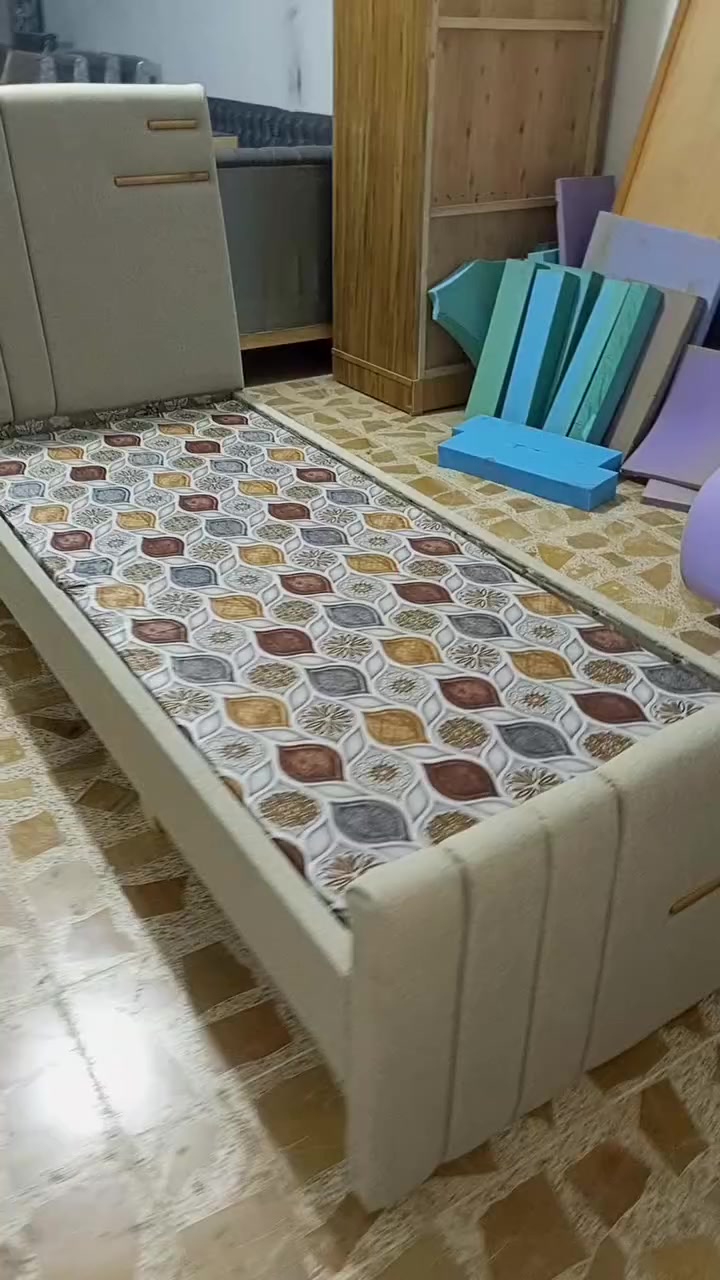 اي فصل لتريدو موجود الشغل بي ضمام الفصل تركي الخشب عراقي اشفنج افضل نوعيه لقماش تركي التواصل علخاص ***********. وتس   ***********
