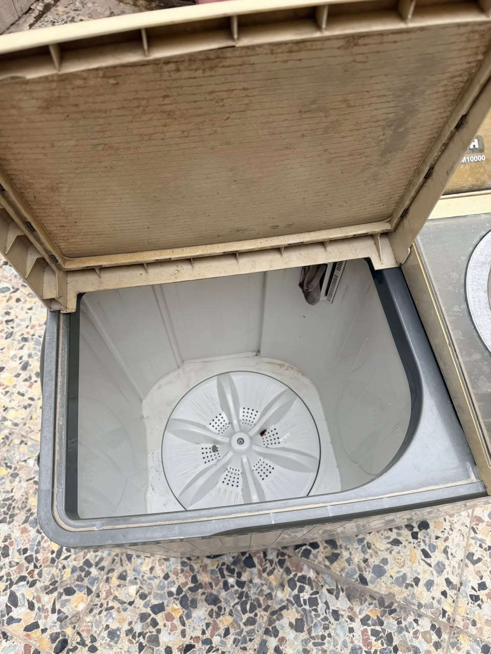 غساله فريش نظيفه الحجم 15 السعر100
***********مكاني بغداد
