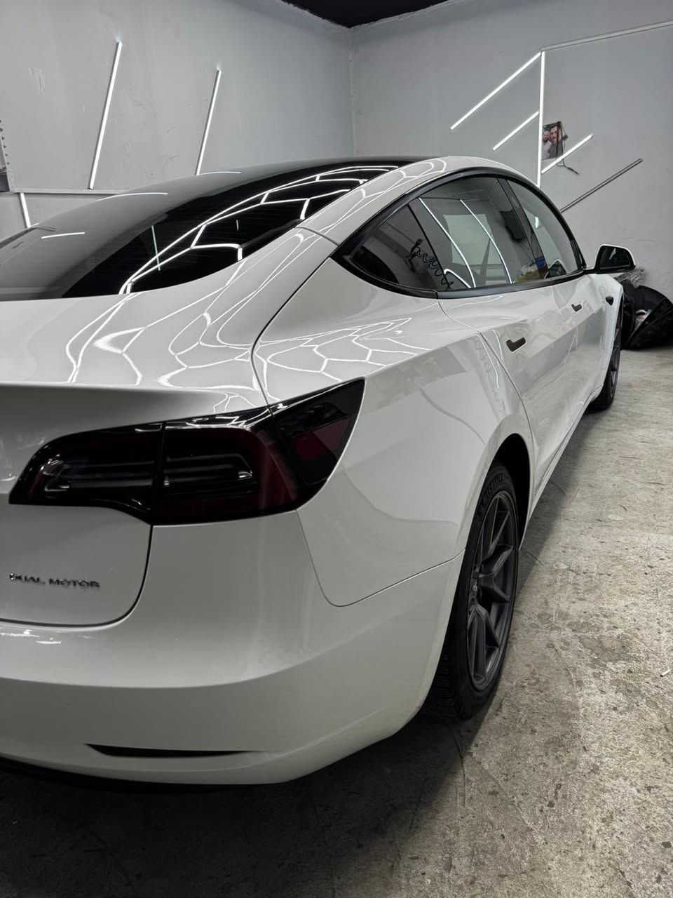 للبيع: تسلا Model3 موديل 2023
اعلى مواصفات في فئة الـ Model3
Dual Motor Long Range فئة Performance 
دوال موتورز مدى شحن طويل فئة بيرفورمنس
مواصفات فول  غنيه عن التعريف
رقم بغداد ماشيه 28 الف كيلوا
ضرر بسيط مع الصور
السعر 180 ورقه
السعر في مجال


**إذا كنت صاحب هذا الإعلان وتريد حذفه لأي سبب، رجاءا أرسل رسالة إلى الدعم الفني**