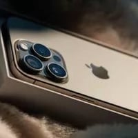 ايفون 16 برو ماكس  جديد جدا بطاريه 100 مشحون 47 مره فقط بعده بضمان  كا...