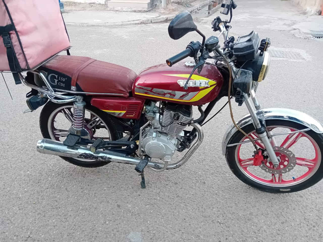 سلام عليكم دراجه سونك 5 كير موديل 24
الدراجه خير من الله نكره سلف هندر
مكينه جديده  خير من الله شلعه معدل
بيها نقوصات بسيطه بولبرن امامي وشويه بلكهربائيات
شغلات يعني بسيطه مكاني بغداد البياع اوراق تالفه مالتها  مكفوله قانونين
السعر 350 الف محتاج ودابيع خواتها اكثر من هيج سعر بهواي
*********** واتساب الرقم فقط
