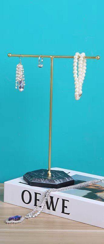 معدن  ستاند قلايد ومحابس
نوع 10 
متوفر مقطع فيديو للمنتج في قناة الاكسسوارات 

توصيل( بغداد دهوك اربيل سليمانية كركوك 5 الف) 
بقية المحافظات 6 الف
السعر 7 الف التواصل عبر الواتساب 
***********📞📞 فقط واتساب
