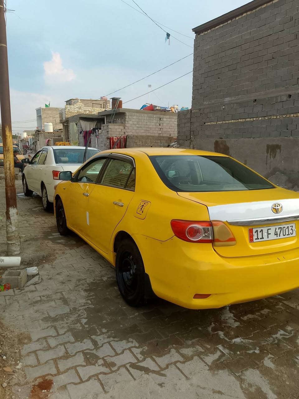 السلام عليكم كورلا للبيع سياره جاهزه خير من الله السياره خليجي مكينه جديده الرقم
الالماني رقم بغداد السياره كبل الشارع 
السعر 90او بيهه مجال للاستفسار ***********
