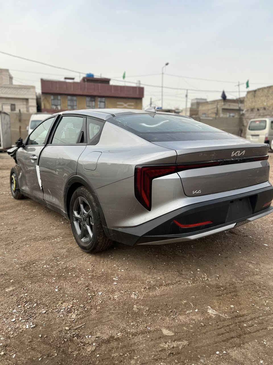 سلام عليكم k4 موديل 2025 دخول جديد حصرا وارد امريكي حادثه كما موضح في الصور جملغات موجودة يرجعن نفسهن 
ولباب يرجع نفسه يحتاجله فقط بنيد ودعاميه ولايتات السياره تشتغل وتمشي ايرباك دركة وكشن مكينه 2000 دوش ماشيه 300 ميل بعدهي زيرو 
موصفات السياره فول عده البنورااما 
بصمه /بصمه ابواب 
اضاءة ترحيب عند الاقتراب رادار امامي رادار خلفي رادار جانبي 
داخل لونين شاشه متصله 
السعر  133وبيه مجال 
الاستفسار *********** 
العنوان بغداد
