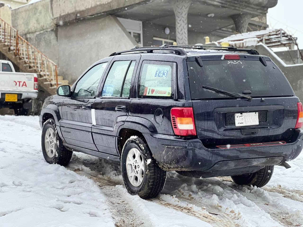 جێب لاریدۆ مۆدیل ٢٠٠١ ئارمی پلاسیکی سلێمانی مەکینەو گێری بیلاد شەش پستۆن دەبل ئەکسل بی دەعم و لێدراو حیزام بۆیاخە  بۆ جوانی هیچی پیوەنییە سلایدە پانکەی کراوەتە کارەبای زۆر جوانو بی مەسرەفە تایەو ویلی تازەیە تەقەو رەقەی نییە ئارمەکەی تازە کراوەتۆ  سعری ٥٣ گەلاو کەمی معامەلە شوین هەلەبجەی تازە 
***********
*********** السليمانية, العراق
