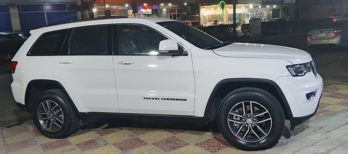 ماشاء الله
2018 كلين
مواصفات فول عده فتحه
 ماشي فقط 88الف ميل يعني 142الف كم
ربع دينار ما عليها مصرف
هزه جديد رقم جديد سنويه جديد 
دهن جديد
رقم اربيل 
مكان سياره أربيل 
سعر 249 بي مجال
***********
