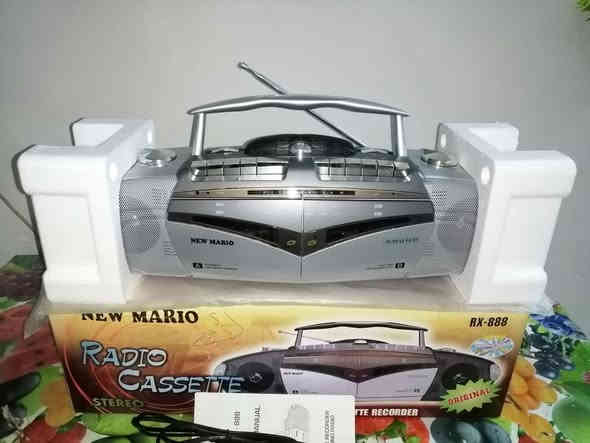 السلام عليكم (جملة ومفرد )
مسجل دبل كاسيت جديد بالفلينة 
راديو 3 موجات صناعة نهاية التسعينات 
*********** واتساب
