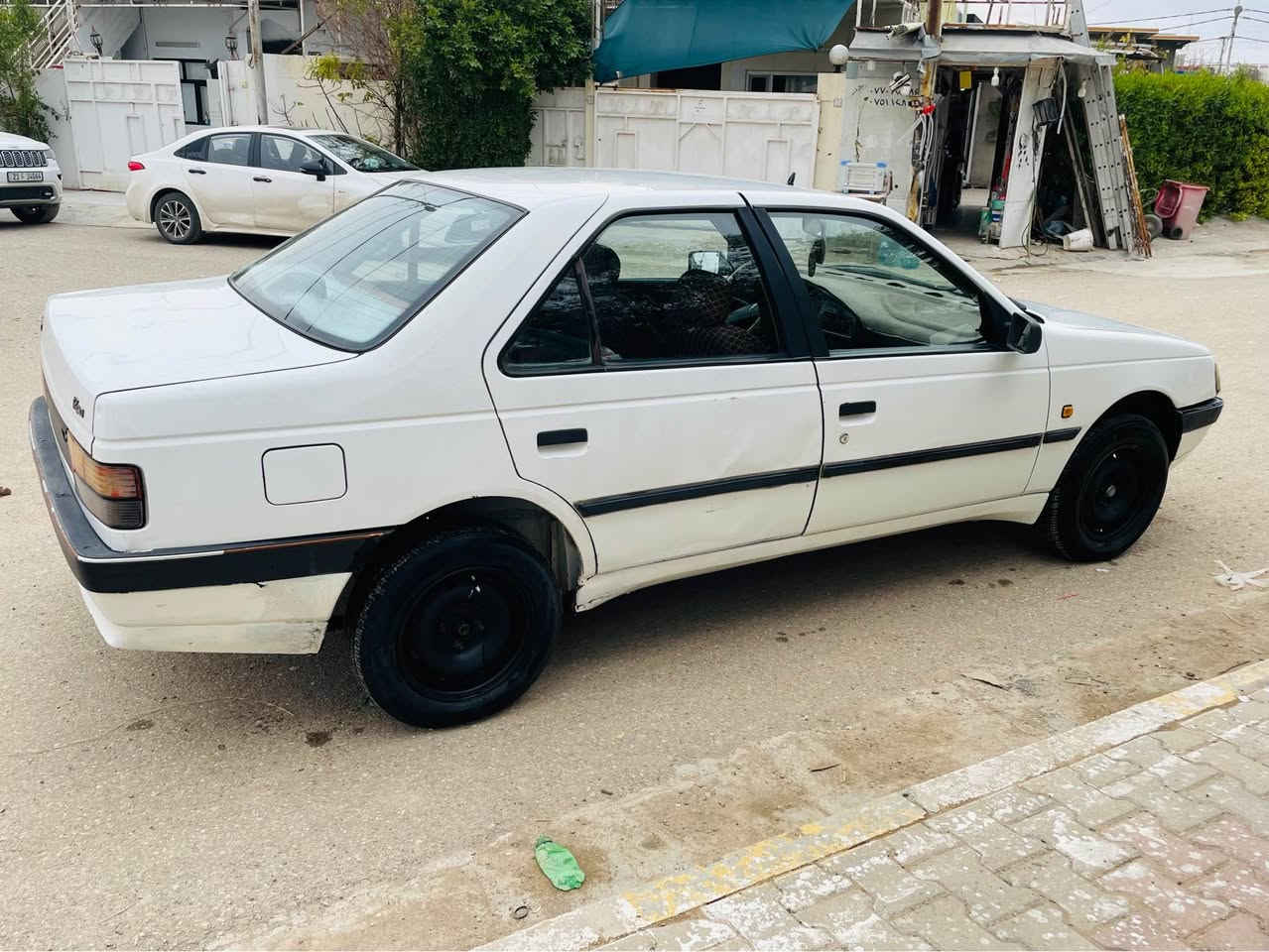 سەرەتا بەناوی خوای گەورە  

بیجو روا 
مودیل ٢٠٠٩ 
گێرو مەکینە بەشەرت 
ئەسکلی تازەی بۆ بەستراوە  
تایەی تازەیە 
پێشو پشتی  بەشەرت هیچی نیە 
تەبریت لەسەر سویچ 
گەرمی مەزبوتە 
کارەبای هەمو گیانی بەشەرەت 
رەقەم هەولێرە 
سەنەوی بەسەر چوە 
سعری ٣٩مەجال 
*********** كركوك, العراق
