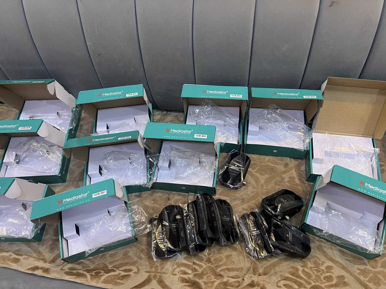 زبائننا الكرام رمضان كريم عليكم عرض  (رمضان ) من مكتب مؤمن صحن صبغ حراري + ستلايت ميديا ستار الغني عن التعريف مبرمج باحدث القنوات + اولمبي + واير اصلي فيش كبس بسعر         ٣٥ الف فقط فقط -- سايدين التعليم مقابل تيم مارت م- ***********
